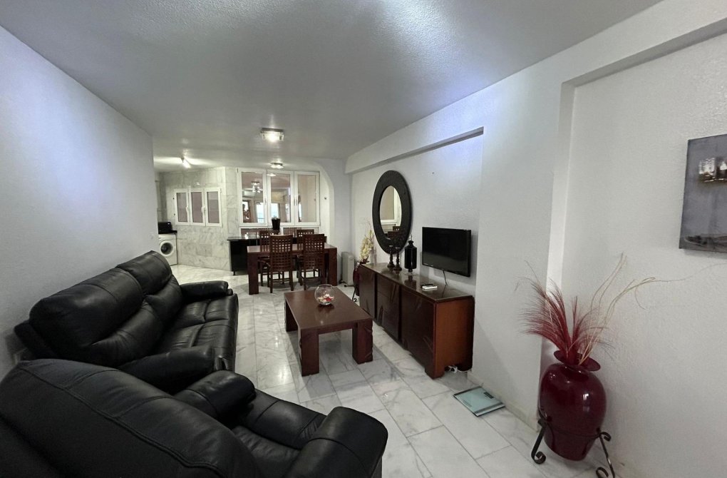 Resale - Apartment - Torrevieja - Playa del cura