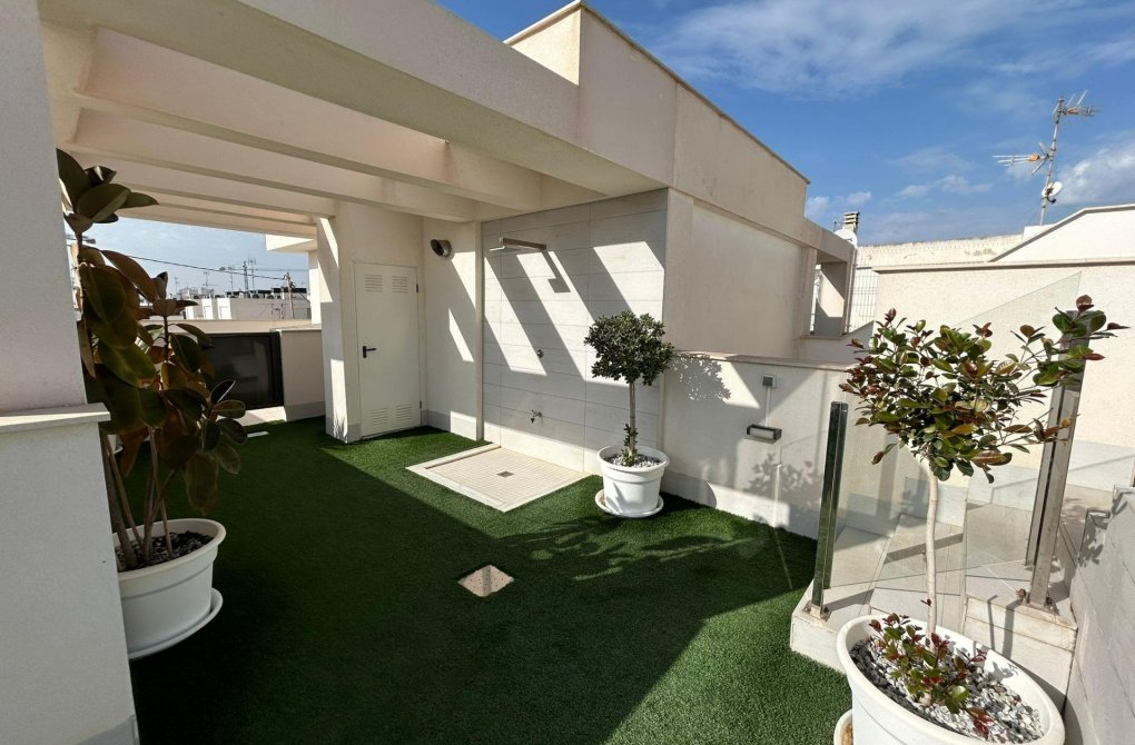 Resale - Apartment - Torrevieja - Las Piscinas Naturales