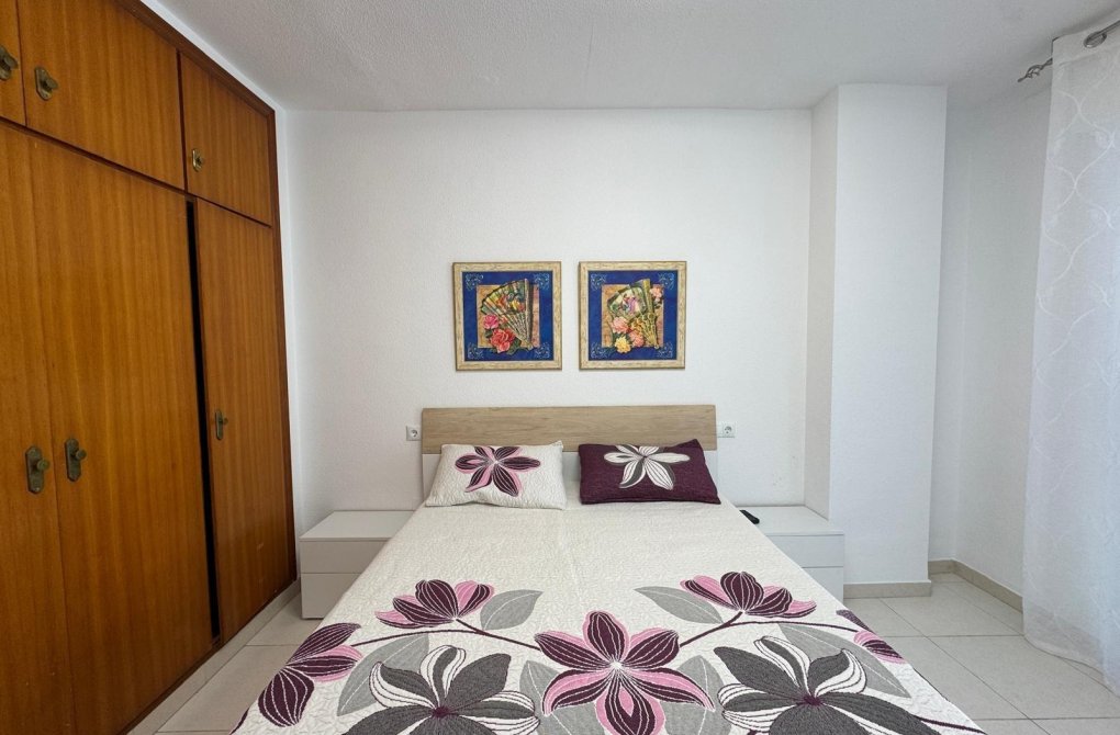 Resale - Apartment - Torrevieja - Playa del cura