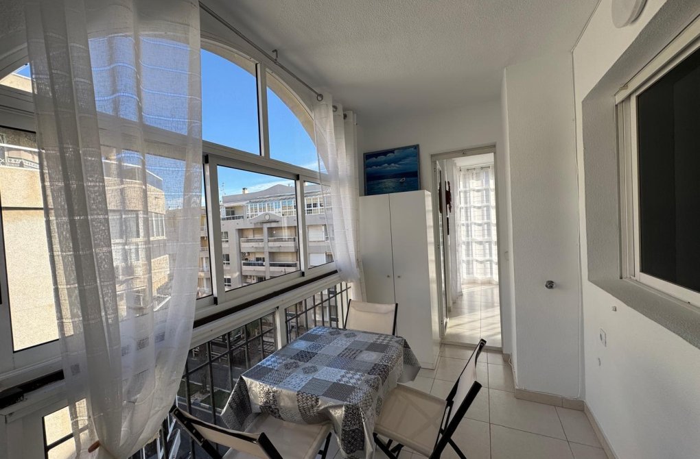 Resale - Apartment - Torrevieja - Playa del cura