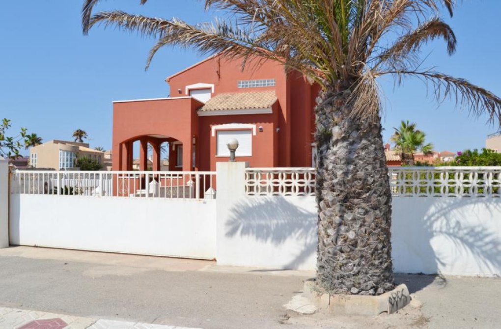 Resale - Villa - La Manga