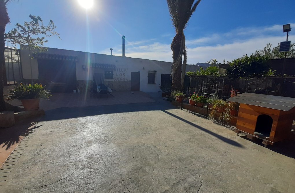 Resale - Finca - Orihuela