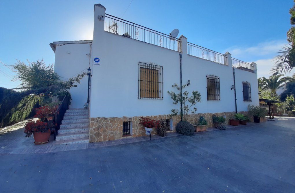 Resale - Finca - Orihuela