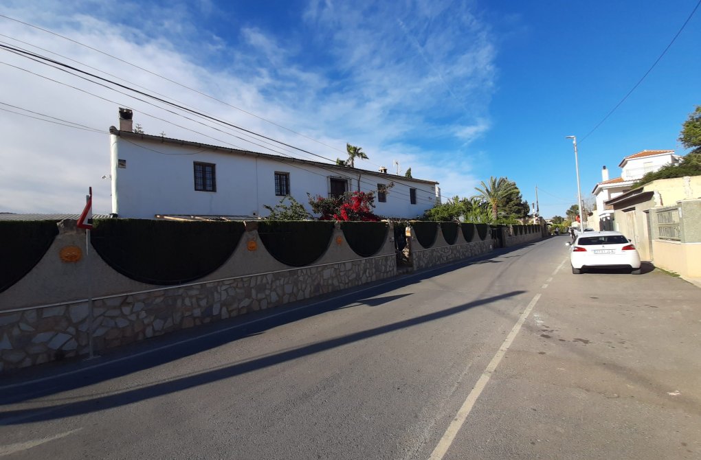 Resale - Finca - Orihuela