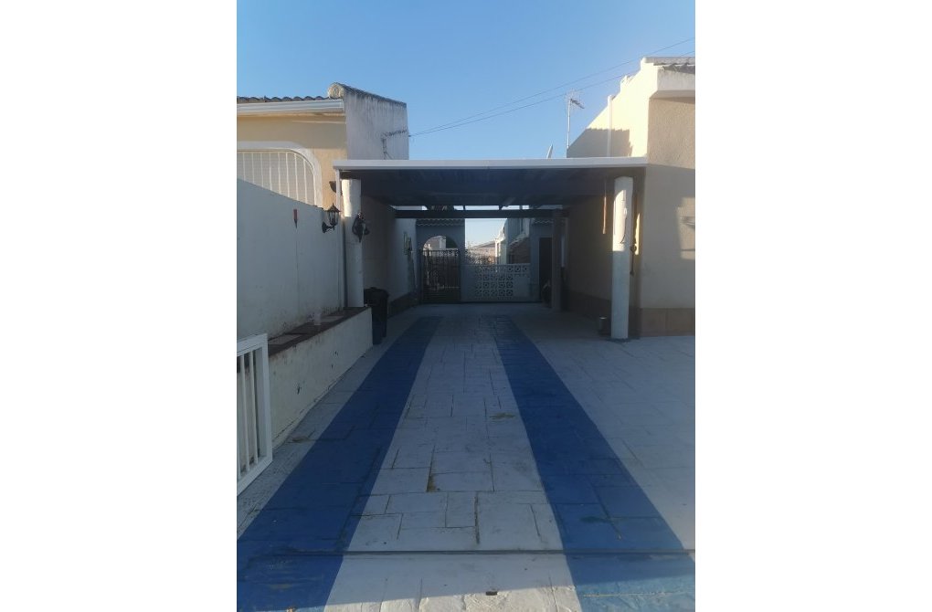 Resale - Casa o Chalet Independiente - Torrevieja - Avenida Abanto