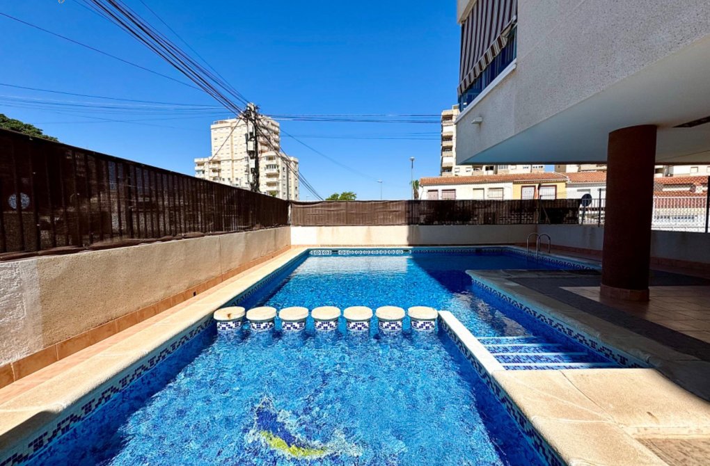 Resale - Apartment - Torrevieja - Aguas nuevas 1