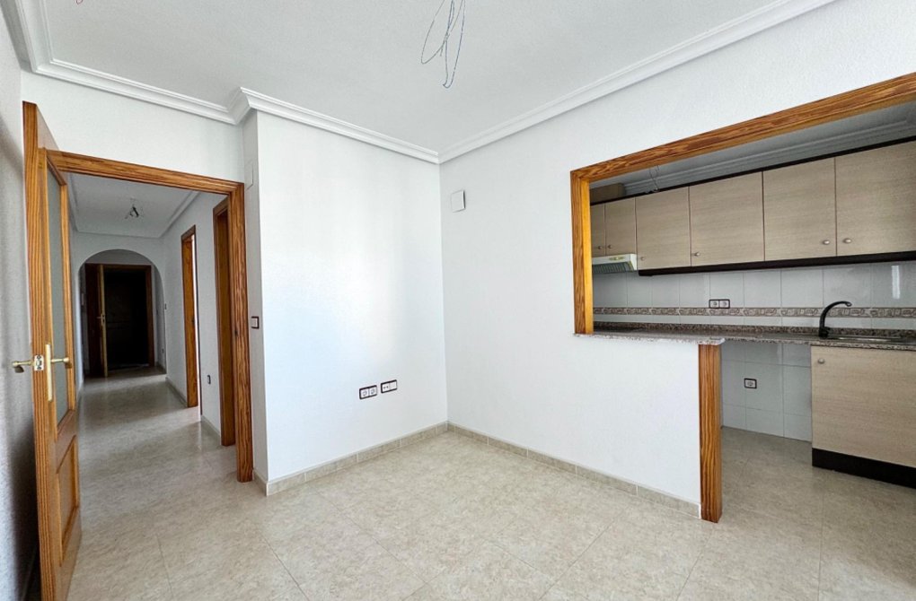 Resale - Apartment - Torrevieja - Aguas nuevas 1