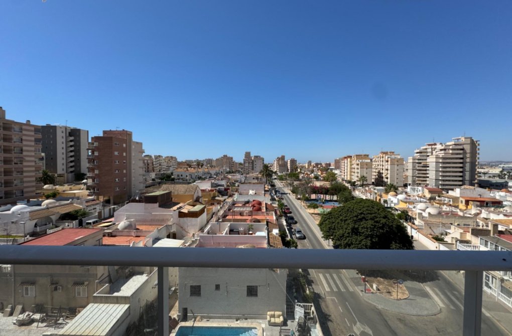 Resale - Apartment - Torrevieja - Aguas nuevas 1