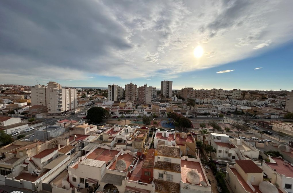 Resale - Apartment - Torrevieja - Parque las naciones