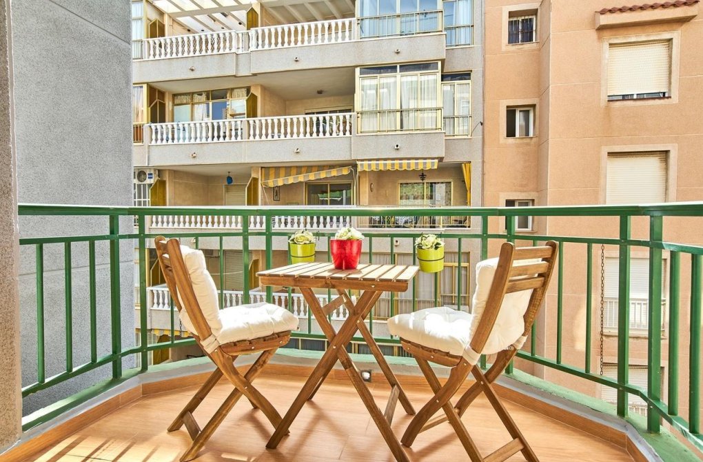 Resale - Apartment - Torrevieja - Playa del cura