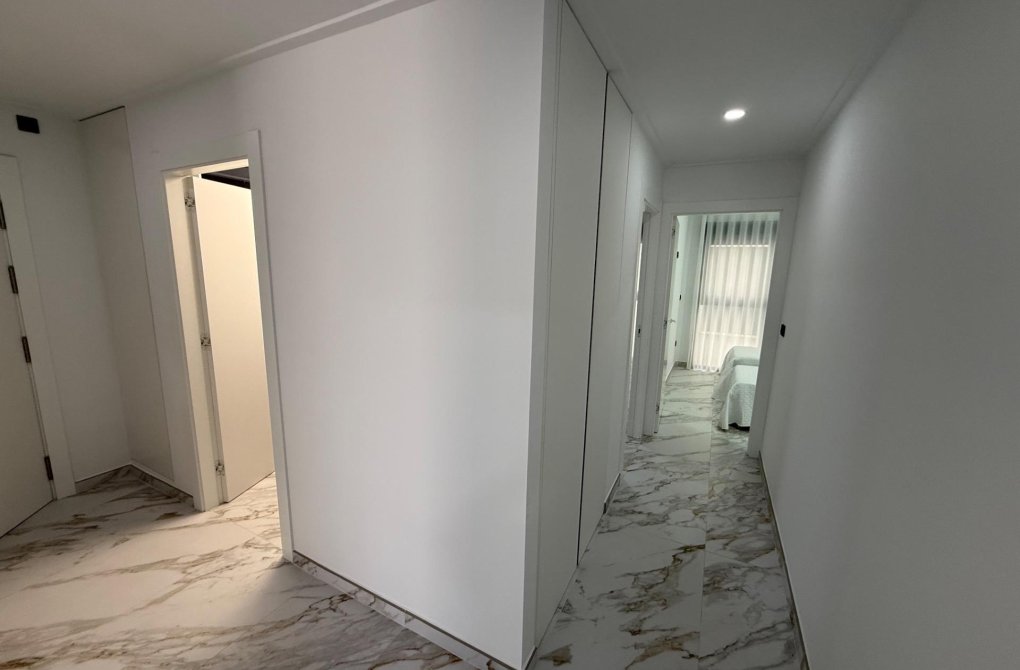 Resale - Apartment - Guardamar del Segura - Pueblo