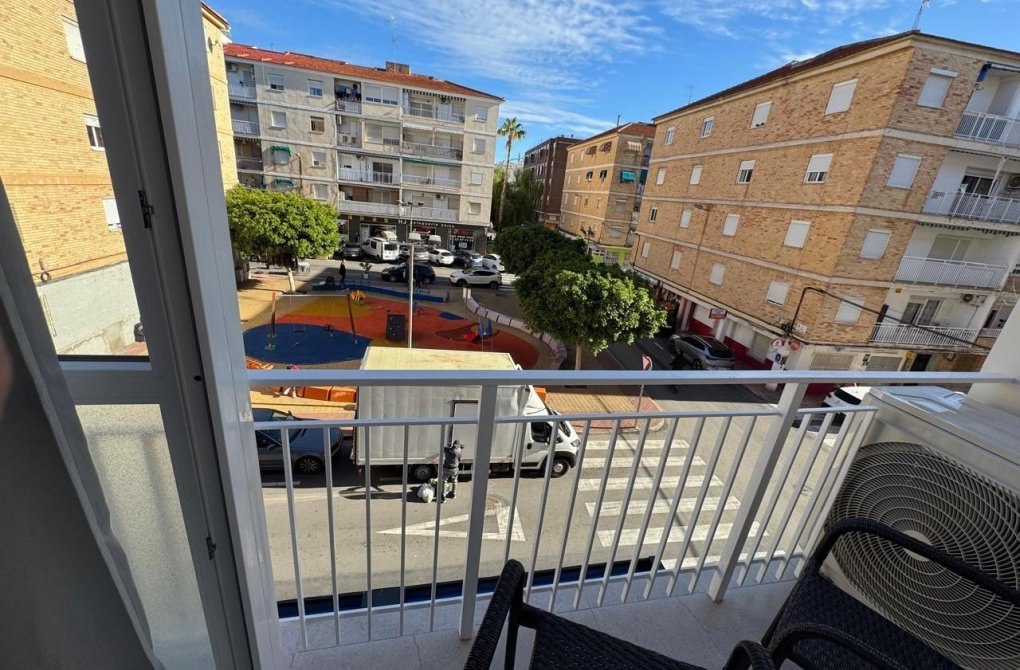 Resale - Apartment - Torrevieja - Estacion de autobuses