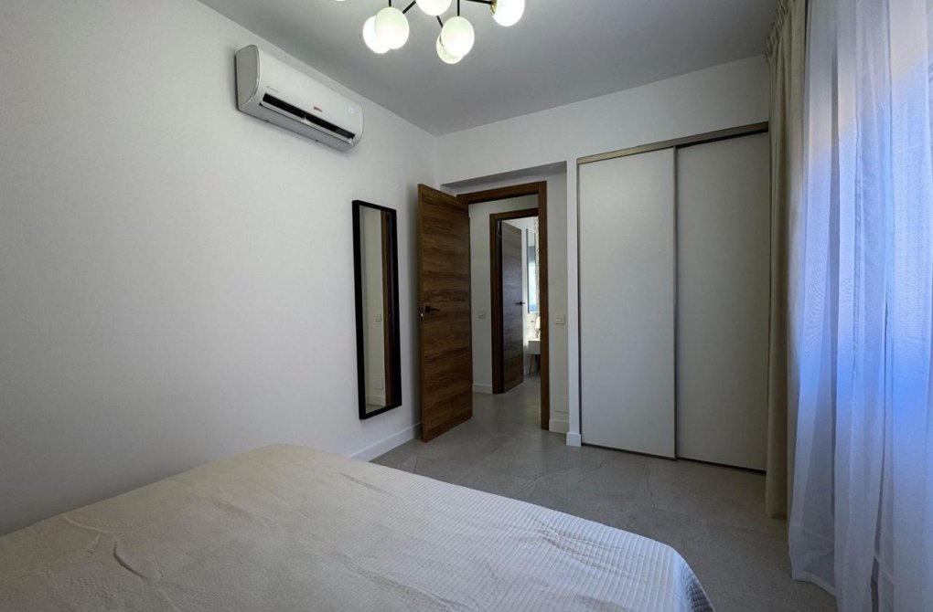 Resale - Apartment - Torrevieja - Estacion de autobuses