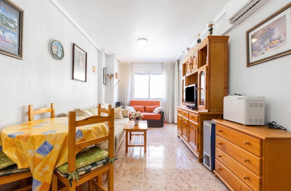 Resale - Apartment - Torrevieja - Estacion de autobuses