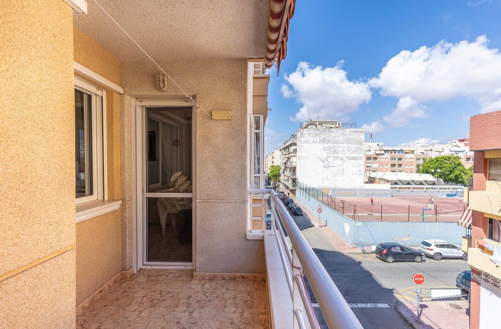 Resale - Apartment - Torrevieja - Estacion de autobuses