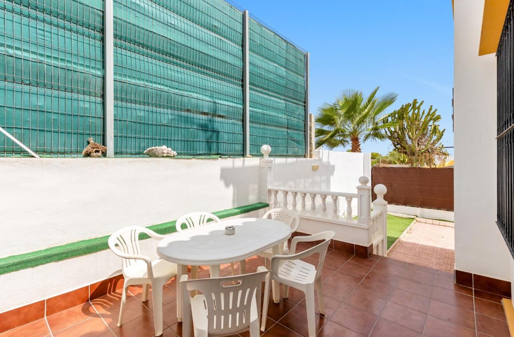 Resale - Terraced house - Torrevieja - Los altos