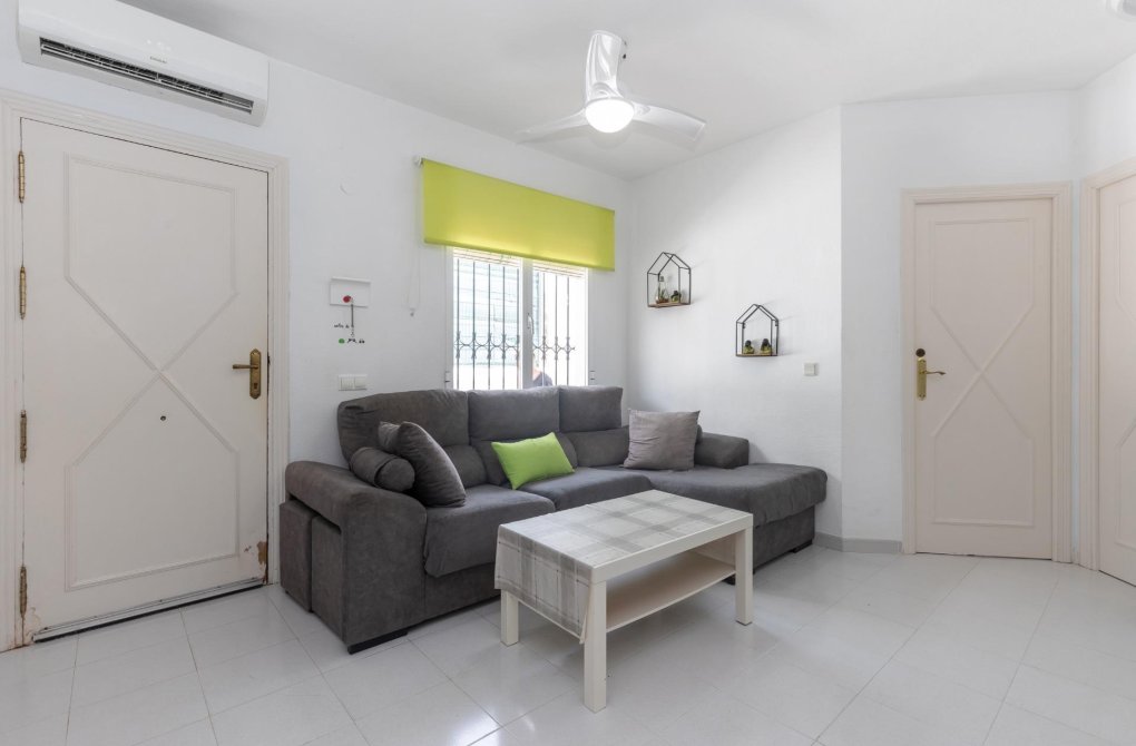 Resale - Terraced house - Torrevieja - Los altos