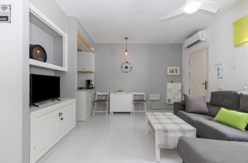 Resale - Terraced house - Torrevieja - Los altos