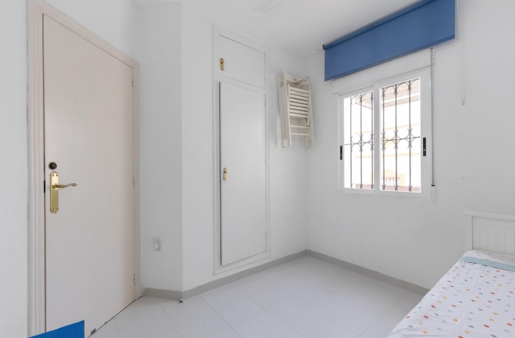 Resale - Terraced house - Torrevieja - Los altos