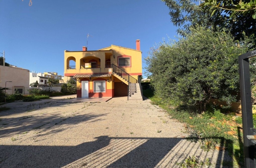 Odsprzedaż - Villa - Torrevieja - Aldea del mar