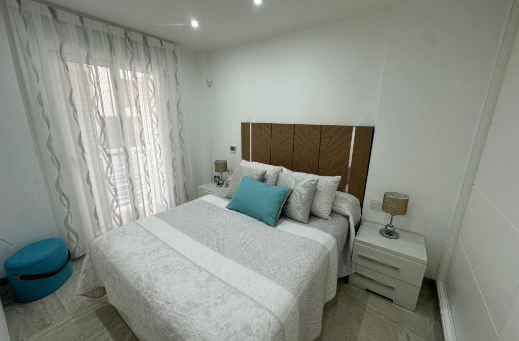 Resale - Villa - Torrevieja - La Mata