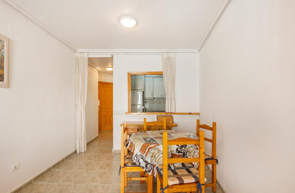 Resale - Apartment - Torrevieja - La Mata pueblo