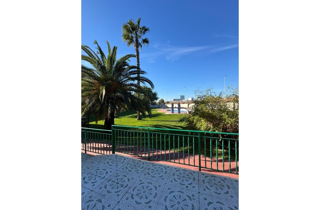 Resale - Apartment - Torrevieja - Parque de las Naciones