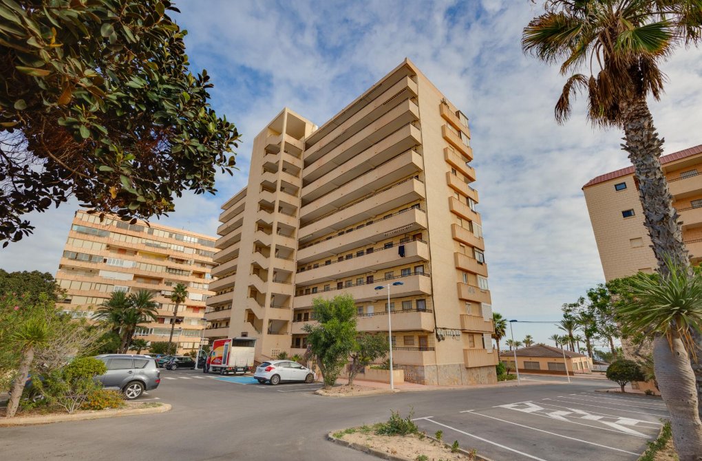 Resale - Apartamento - Torrevieja - Cabo cervera