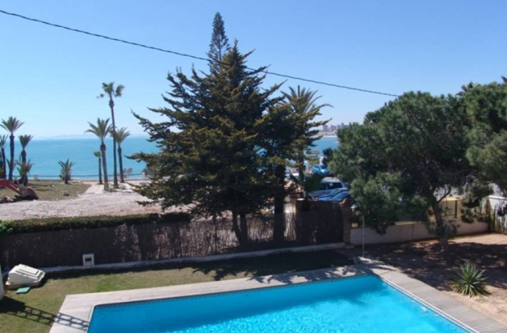 Resale - Chalet - Orihuela Costa - Cabo Roig