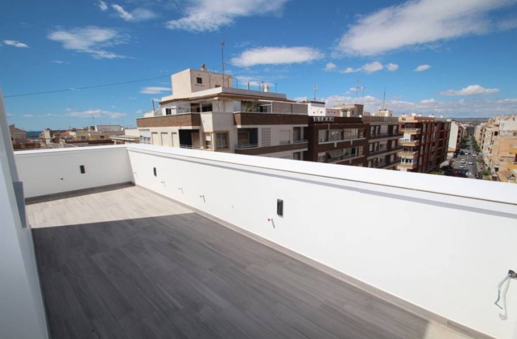 Resale - Edificio - Torrevieja - Centro