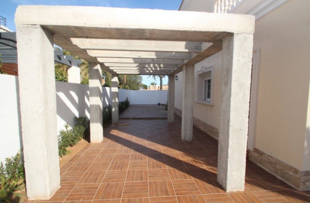 Resale - Chalet - Orihuela Costa - Cabo Roig