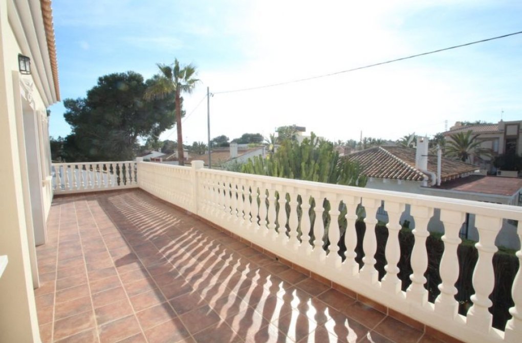 Resale - Chalet - Orihuela Costa - Cabo Roig