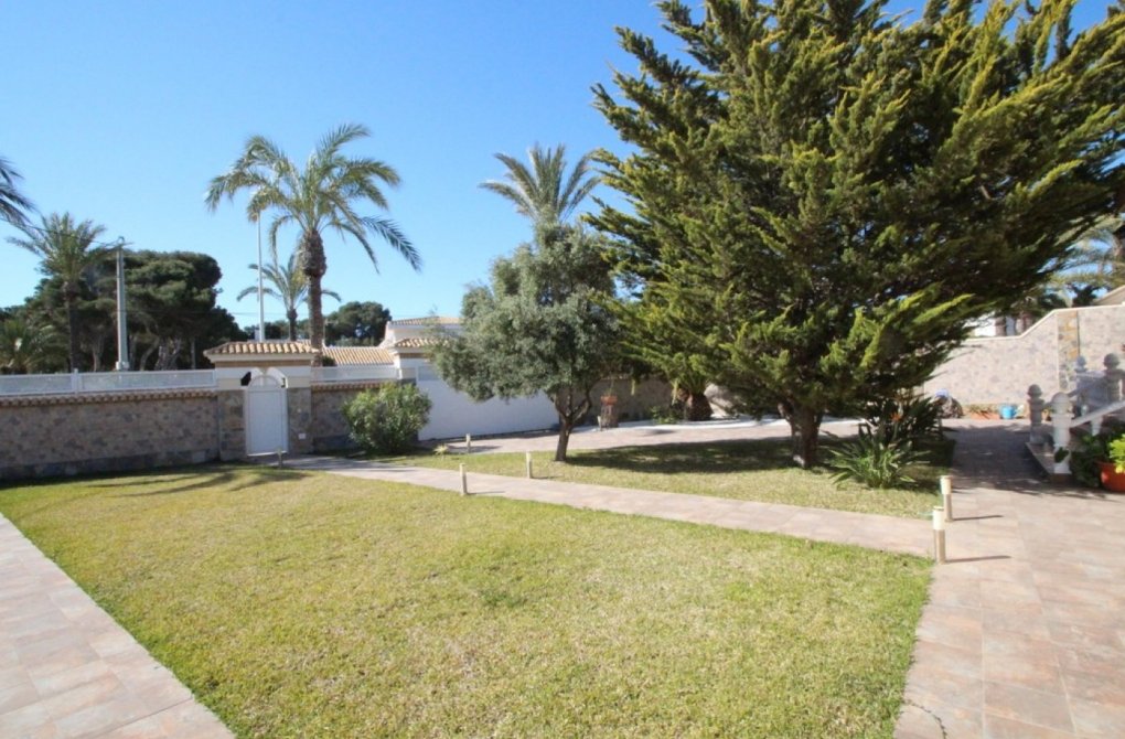 Resale - Villa - Orihuela Costa - Cabo Roig