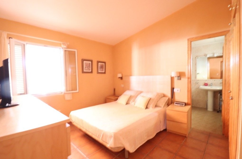 Resale - Chalet - Orihuela Costa - Punta Prima