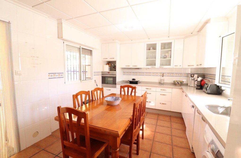 Resale - Chalet - Orihuela Costa - Punta Prima