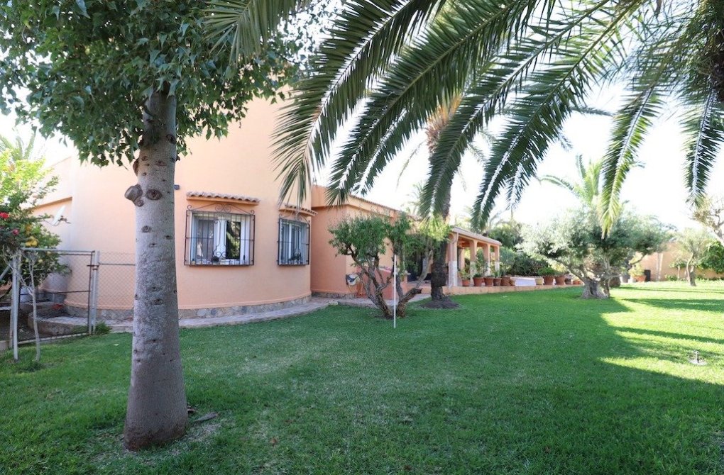 Resale - Chalet - Torrevieja - El chaparral