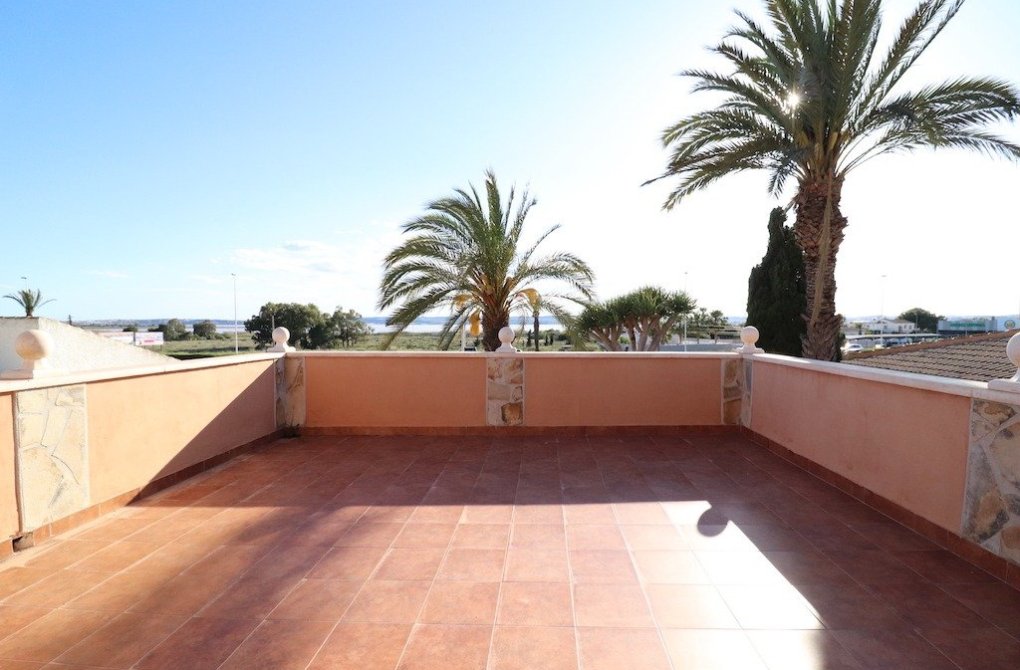 Resale - Chalet - Torrevieja - El chaparral