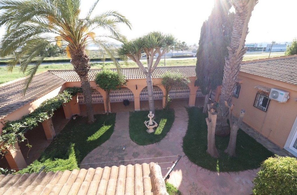 Resale - Chalet - Torrevieja - El chaparral