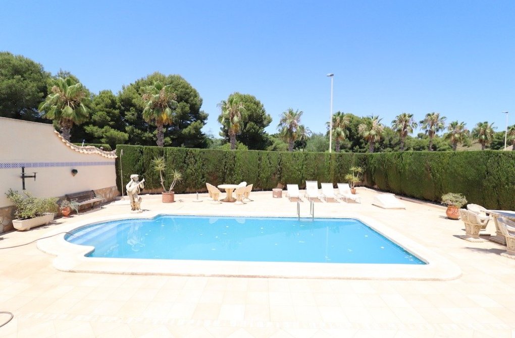 Resale - Chalet - Orihuela Costa - Las Ramblas