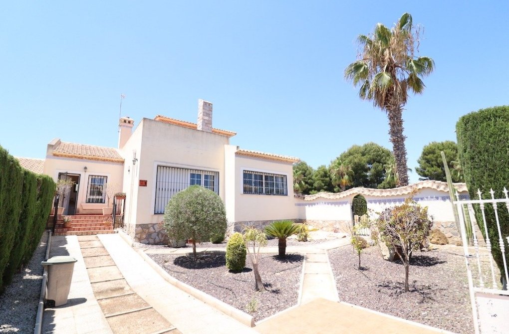 Resale - Chalet - Orihuela Costa - Las Ramblas