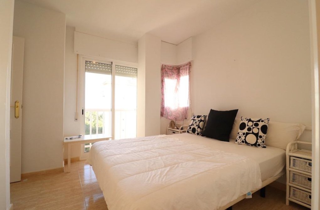 Resale - Apartamento - Orihuela Costa - Campoamor