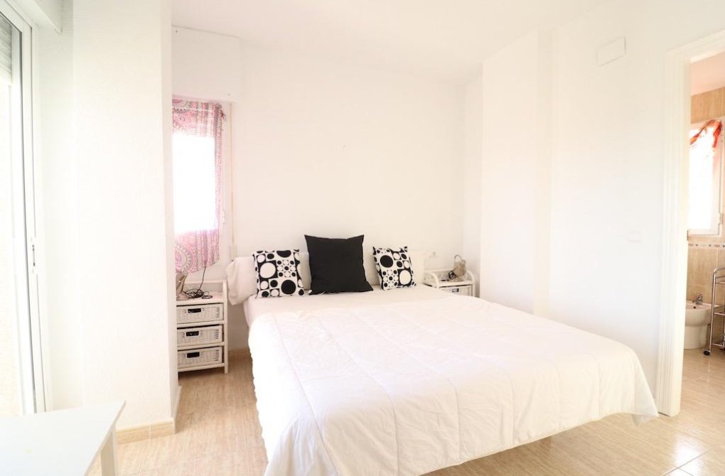 Resale - Apartamento - Orihuela Costa - Campoamor