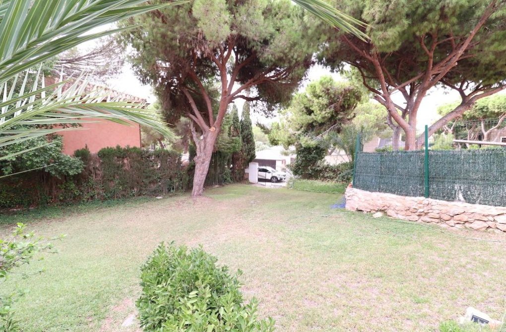 Resale - Chalet - Orihuela Costa - Campoamor