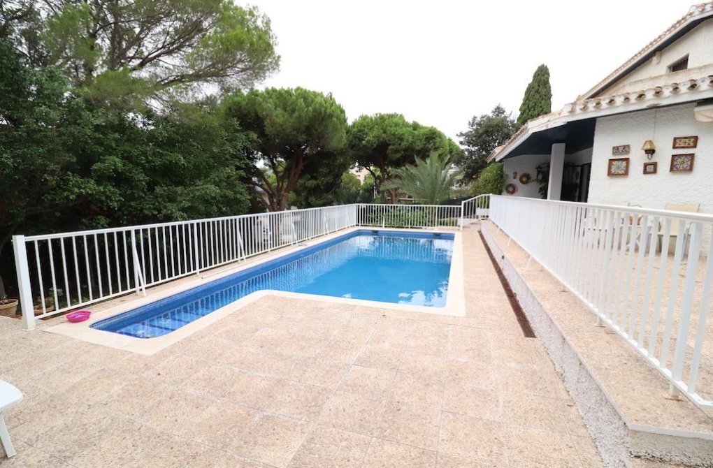 Resale - Chalet - Orihuela Costa - Campoamor