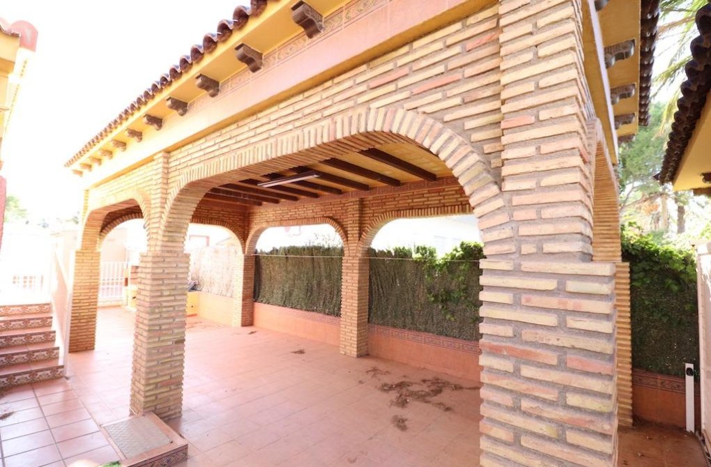 Resale - Chalet - Cabo Roig - MUY CERCA DE LA PLAYA