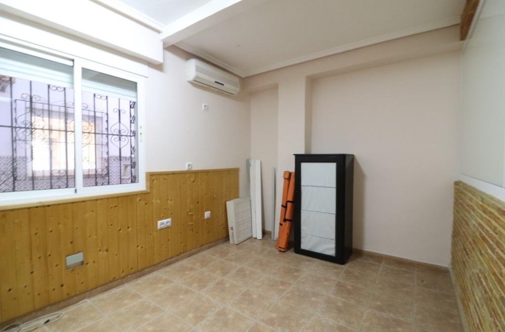 Resale - Apartamento - Torrevieja - Playa del Cura