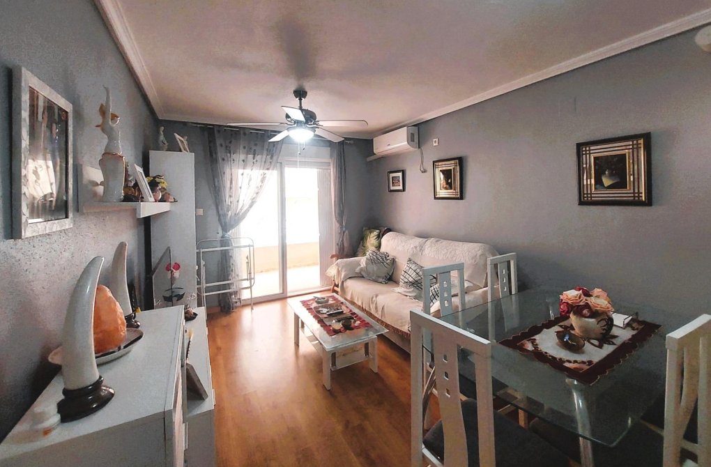 Resale - Apartamento - Torrevieja - Centro