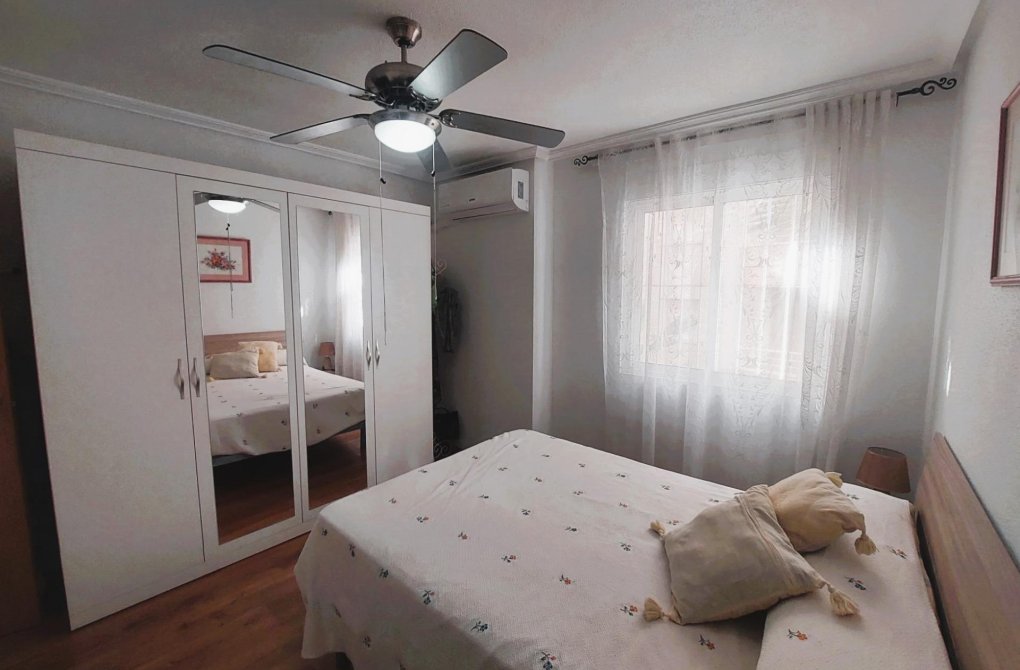 Resale - Apartamento - Torrevieja - Centro