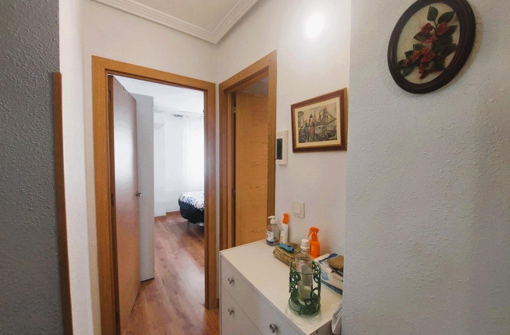 Resale - Apartamento - Torrevieja - Centro