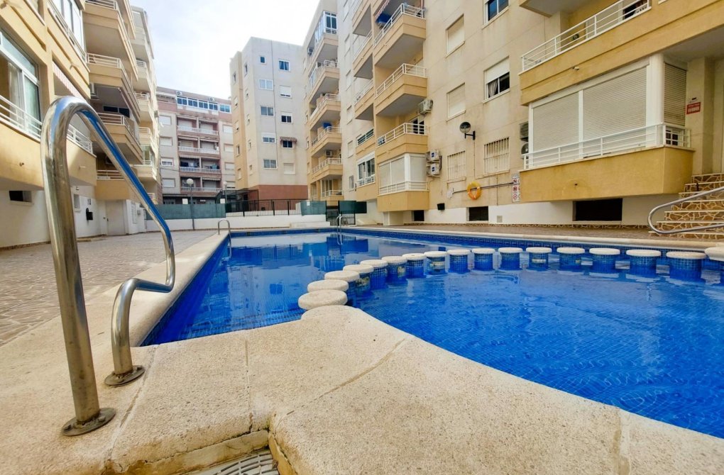 Resale - Apartamento - Torrevieja - Centro